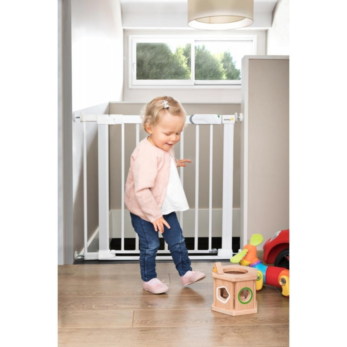 Safety 1st Flat Step Pressure Gate 73-80cm