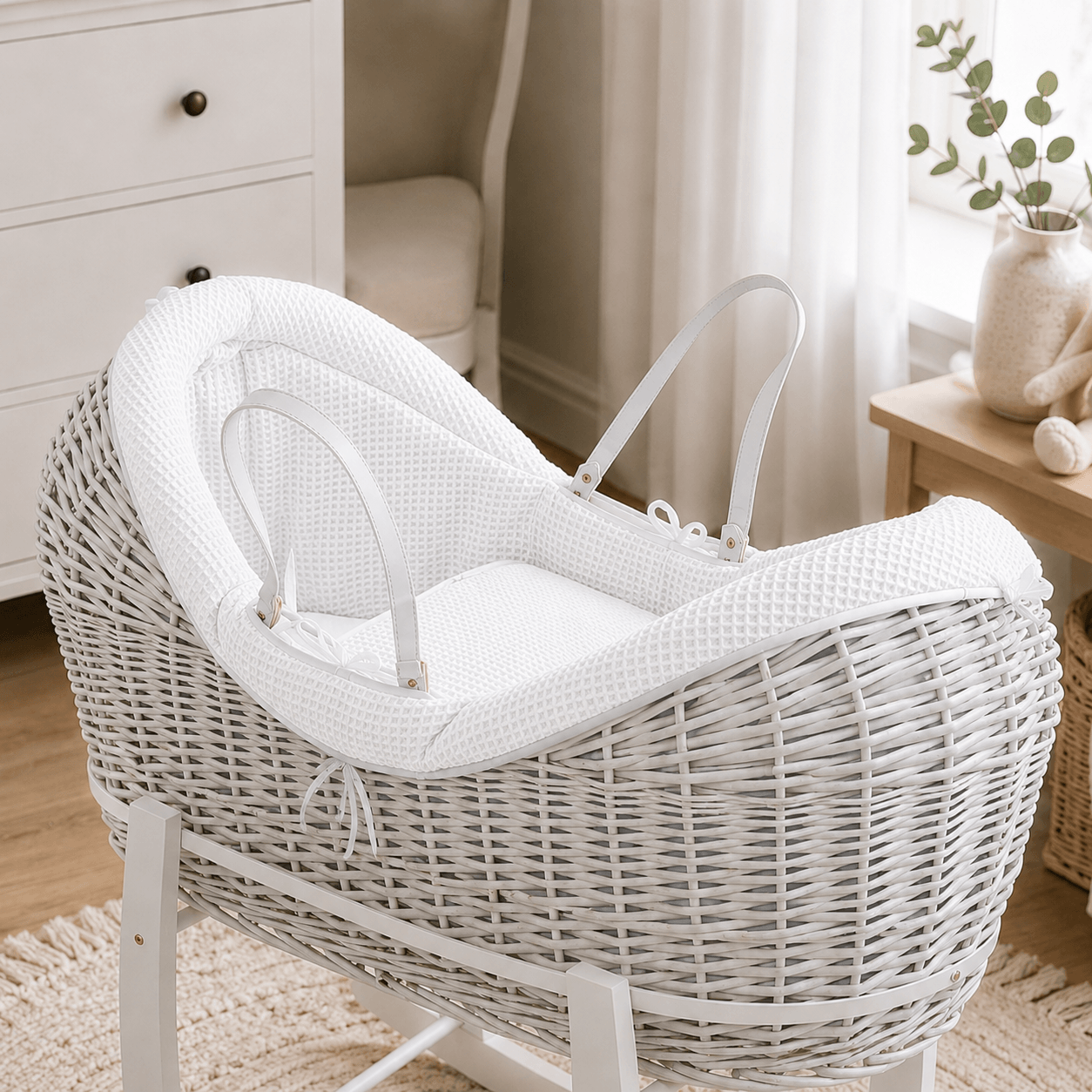 Wicker Deluxe Pod Baby Moses Basket With Stand